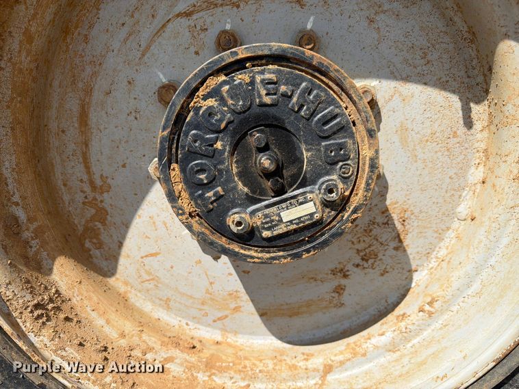 image for item FC3047 2015 JLG 660SJ boom lift