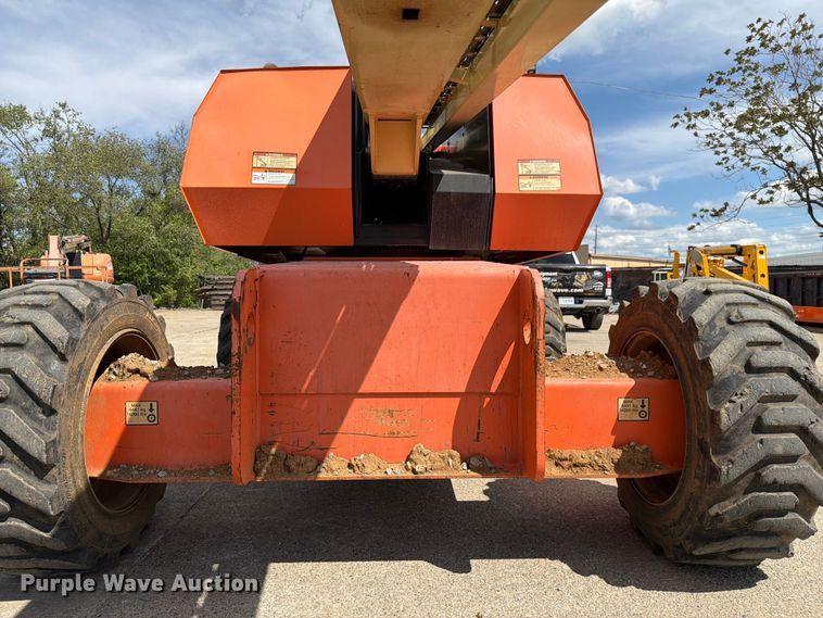 image for item FC3047 2015 JLG 660SJ boom lift