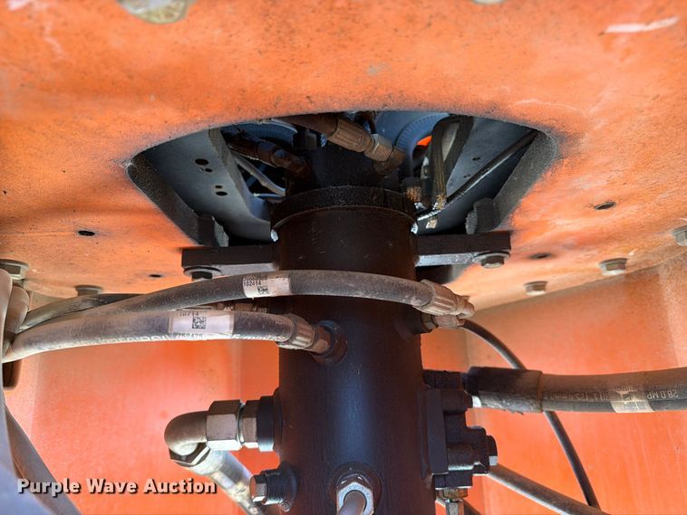 image for item FC3047 2015 JLG 660SJ boom lift