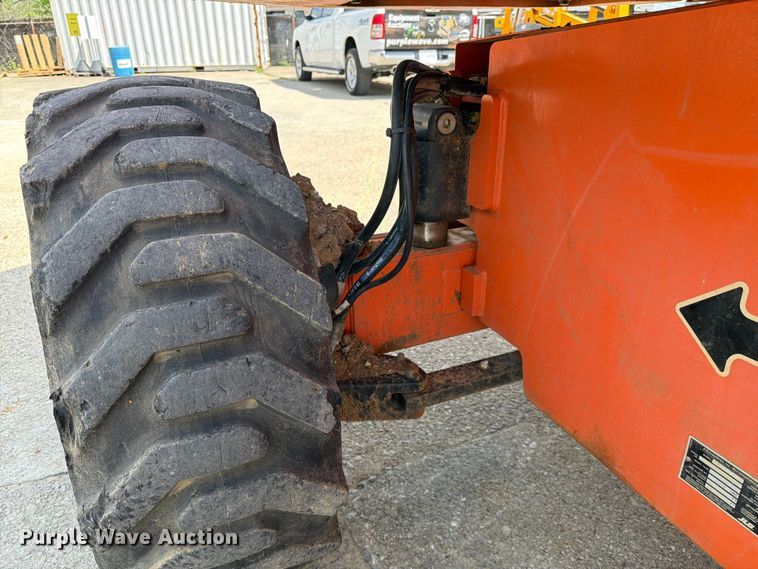 image for item FC3047 2015 JLG 660SJ boom lift