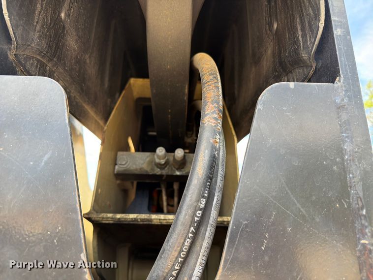 image for item FC3047 2015 JLG 660SJ boom lift