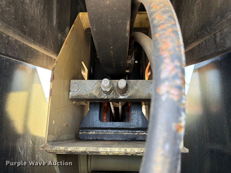 image for item FC3047 2015 JLG 660SJ boom lift