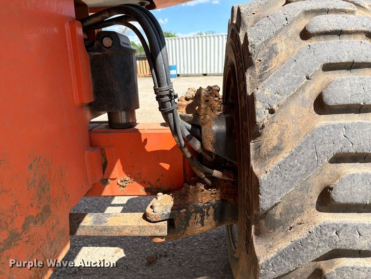 image for item FC3047 2015 JLG 660SJ boom lift