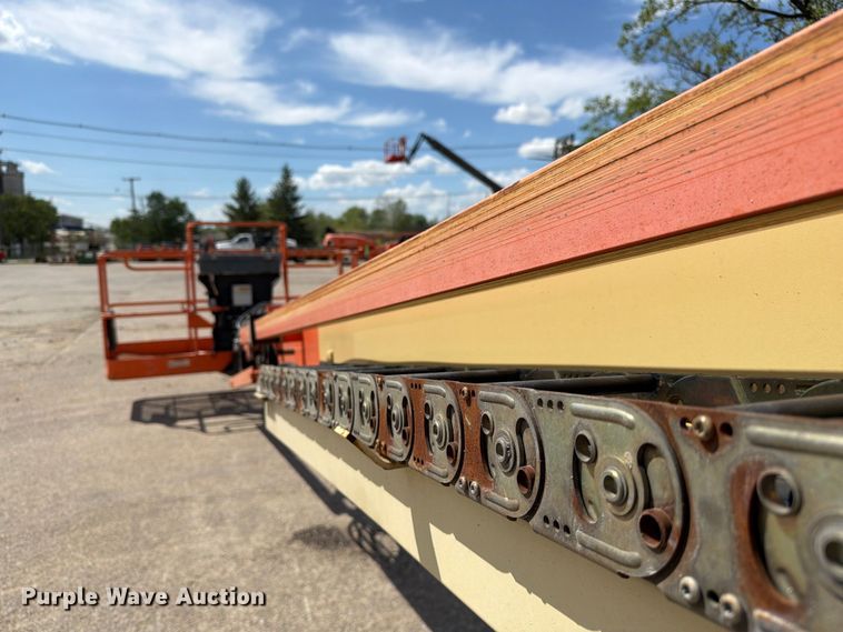 image for item FC3047 2015 JLG 660SJ boom lift