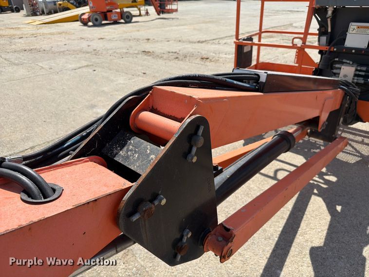 image for item FC3047 2015 JLG 660SJ boom lift