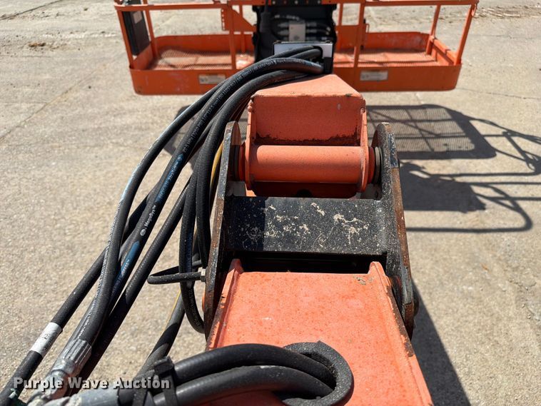 image for item FC3047 2015 JLG 660SJ boom lift