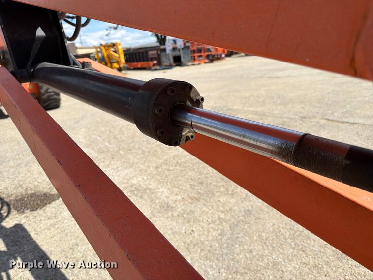 image for item FC3047 2015 JLG 660SJ boom lift