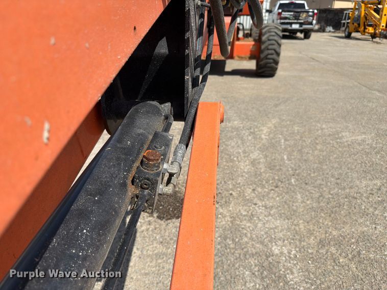 image for item FC3047 2015 JLG 660SJ boom lift