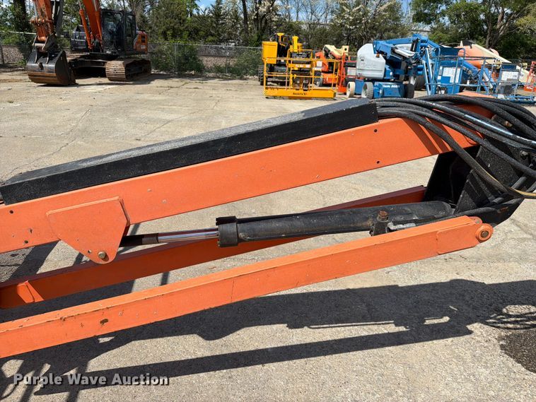 image for item FC3047 2015 JLG 660SJ boom lift