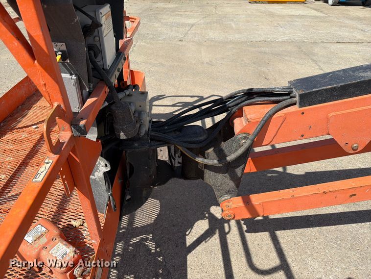 image for item FC3047 2015 JLG 660SJ boom lift