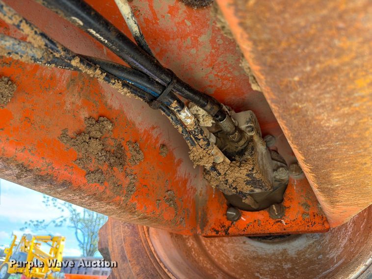 image for item FC3047 2015 JLG 660SJ boom lift