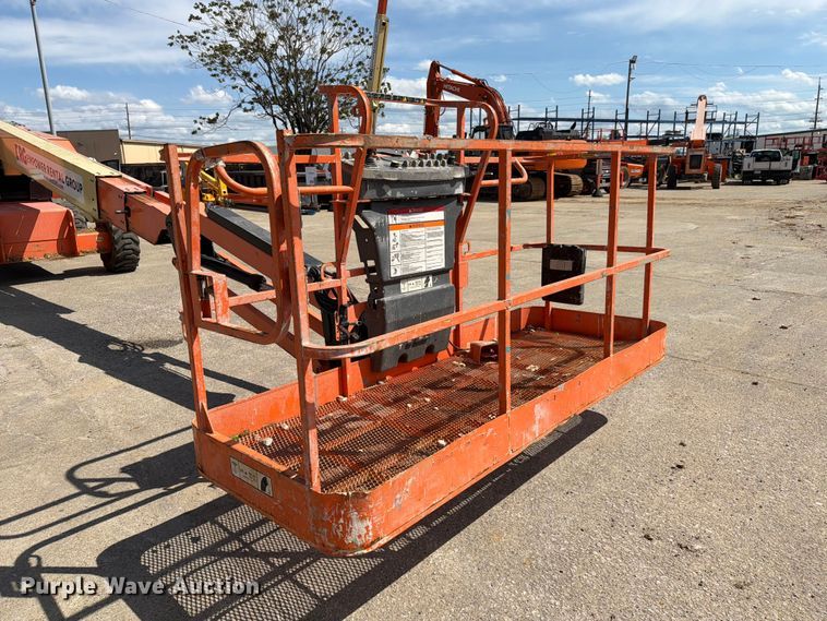 image for item FC3047 2015 JLG 660SJ boom lift