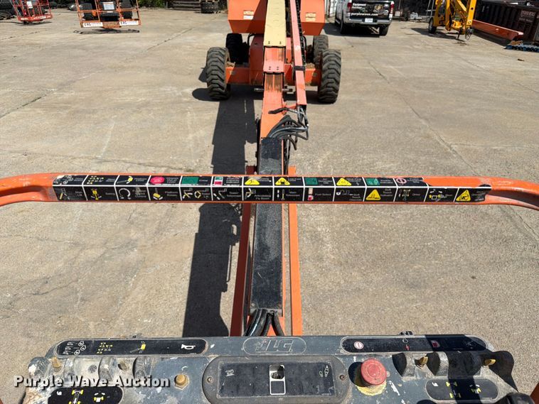 image for item FC3047 2015 JLG 660SJ boom lift