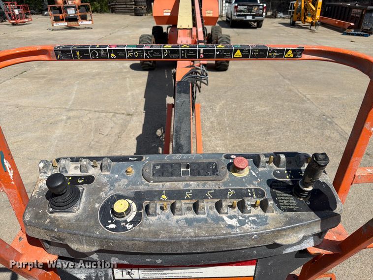 image for item FC3047 2015 JLG 660SJ boom lift