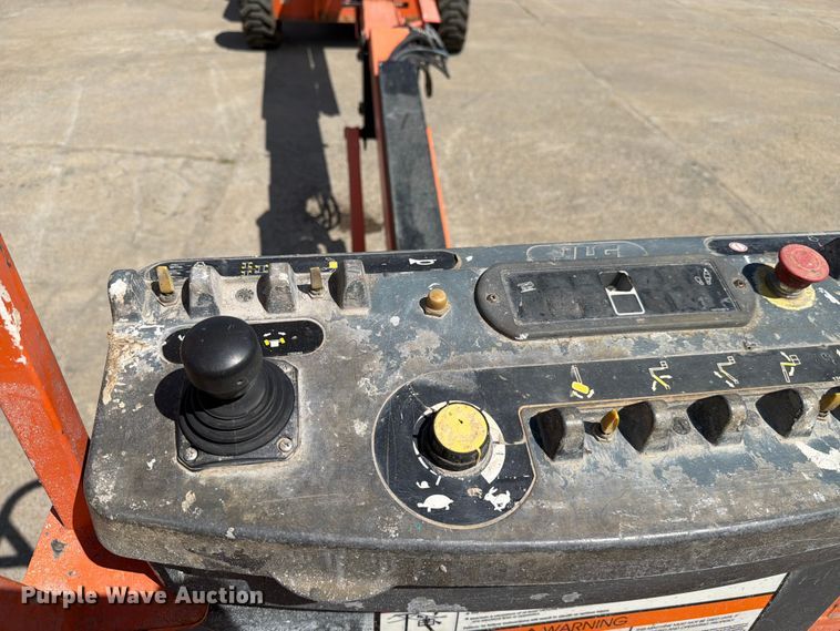 image for item FC3047 2015 JLG 660SJ boom lift