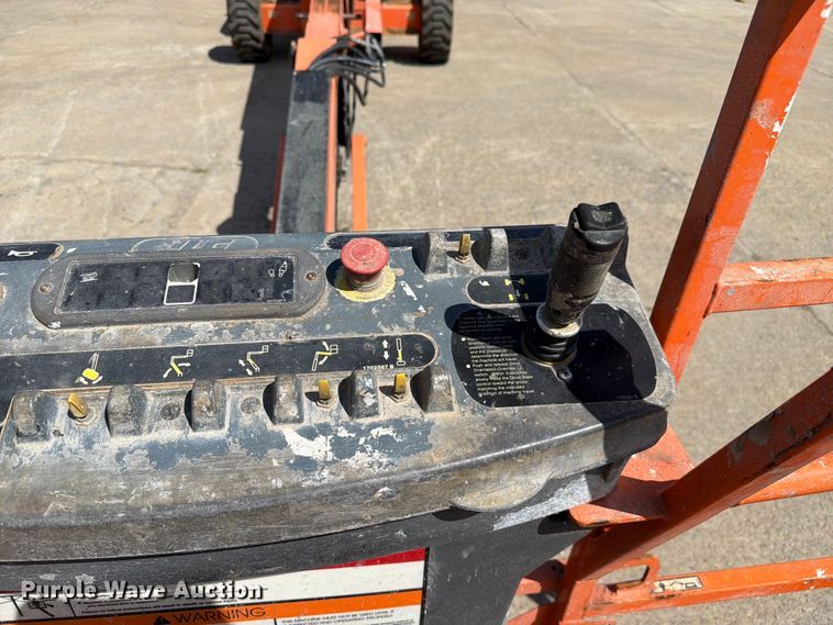 image for item FC3047 2015 JLG 660SJ boom lift