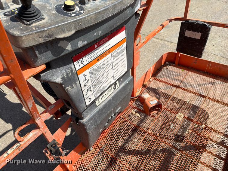 image for item FC3047 2015 JLG 660SJ boom lift