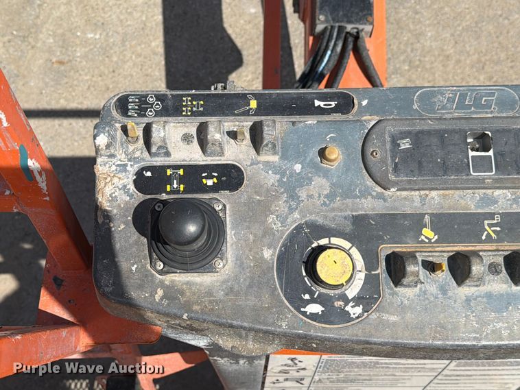 image for item FC3047 2015 JLG 660SJ boom lift