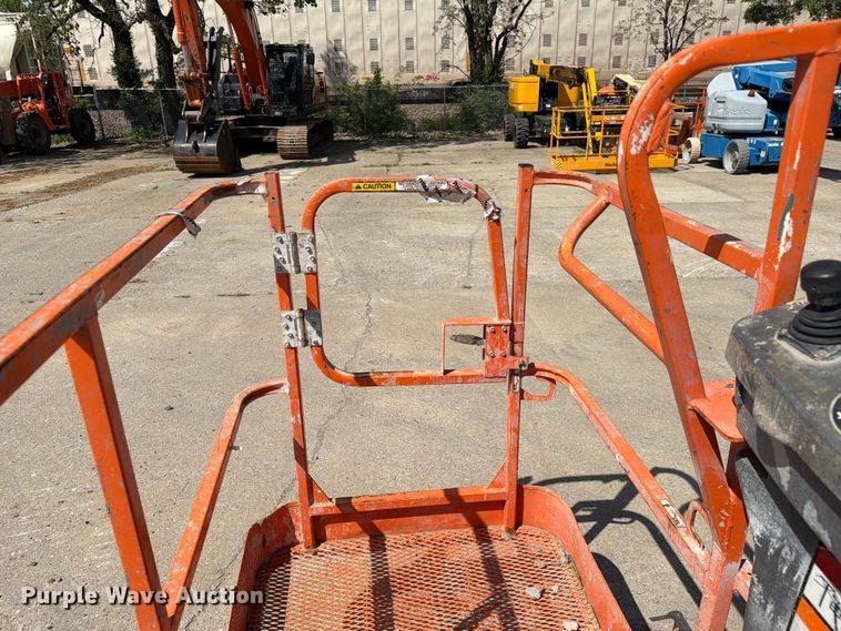 image for item FC3047 2015 JLG 660SJ boom lift