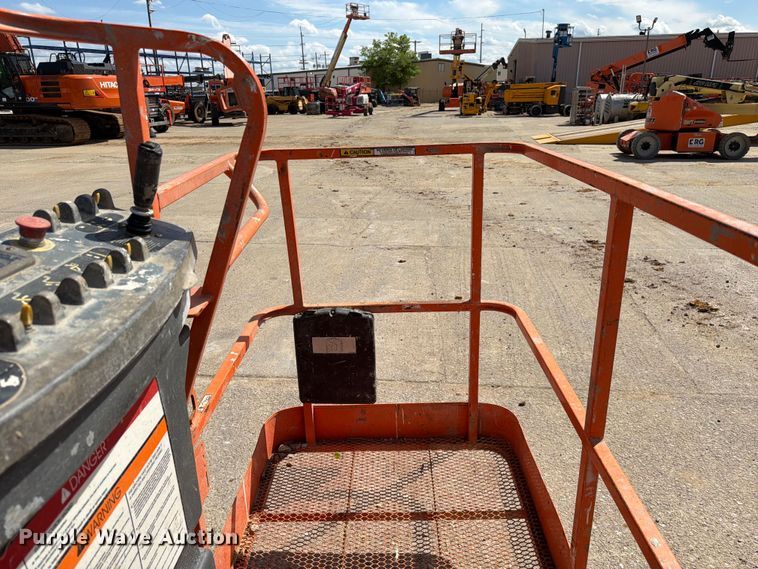 image for item FC3047 2015 JLG 660SJ boom lift