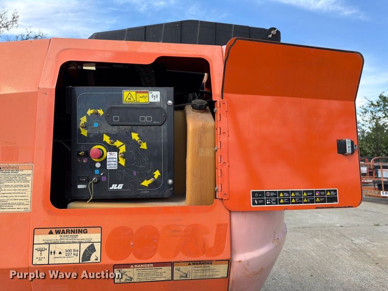image for item FC3047 2015 JLG 660SJ boom lift