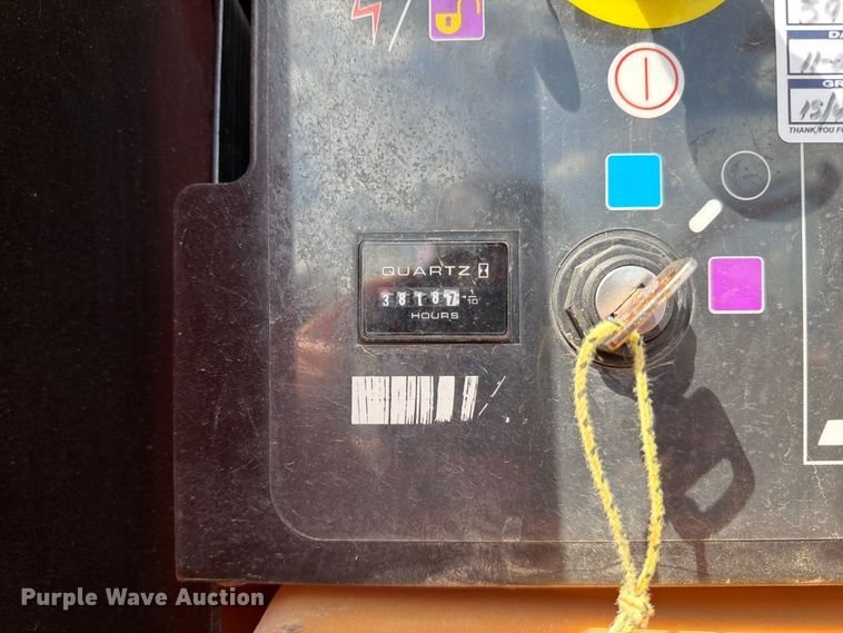 image for item FC3047 2015 JLG 660SJ boom lift