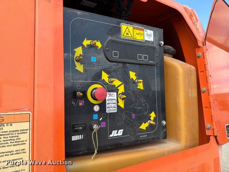 image for item FC3047 2015 JLG 660SJ boom lift