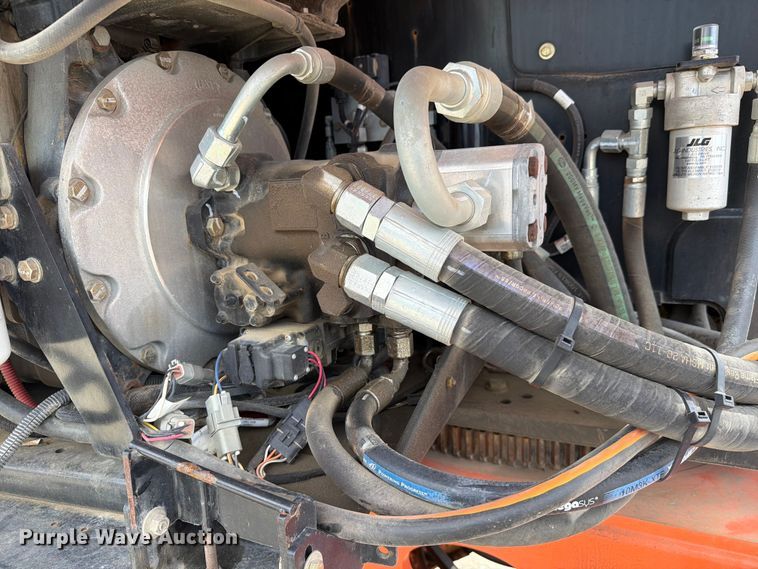 image for item FC3047 2015 JLG 660SJ boom lift