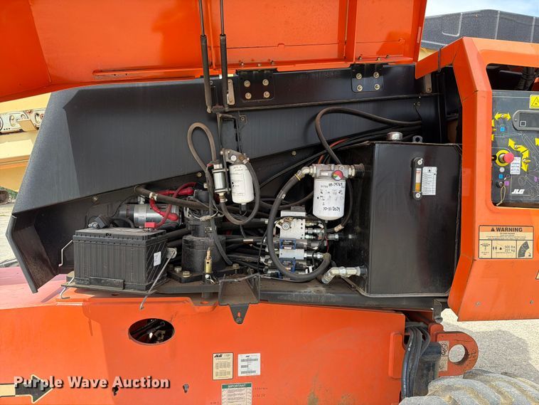image for item FC3047 2015 JLG 660SJ boom lift