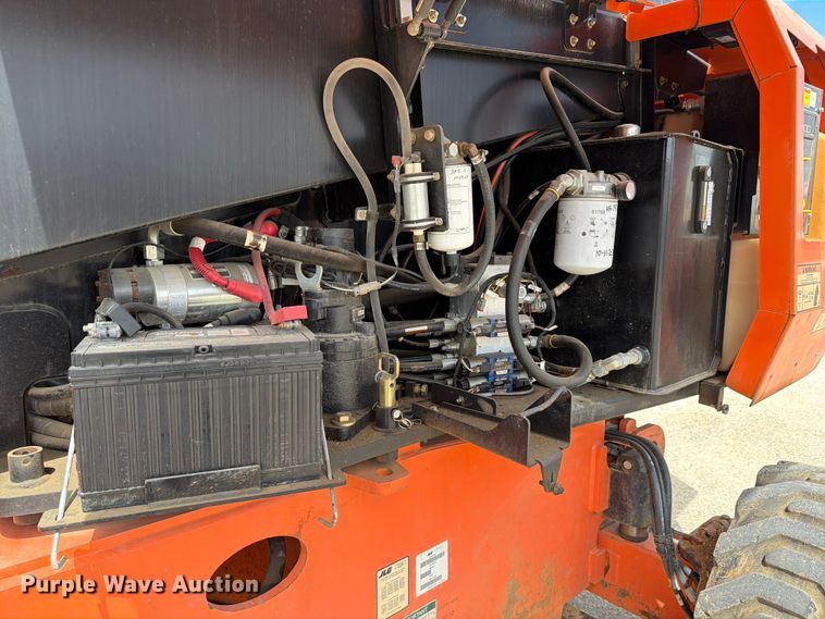 image for item FC3047 2015 JLG 660SJ boom lift