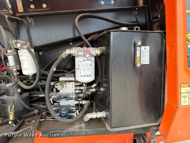 image for item FC3047 2015 JLG 660SJ boom lift