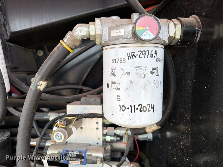 image for item FC3047 2015 JLG 660SJ boom lift