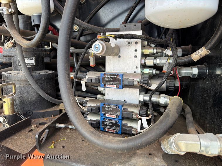 image for item FC3047 2015 JLG 660SJ boom lift