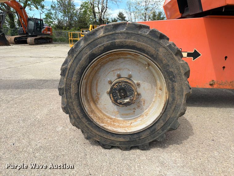 image for item FC3047 2015 JLG 660SJ boom lift