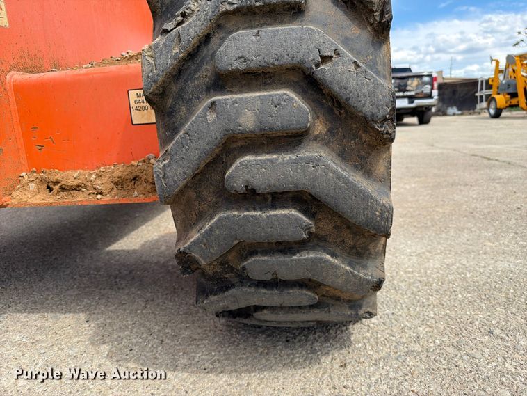 image for item FC3047 2015 JLG 660SJ boom lift