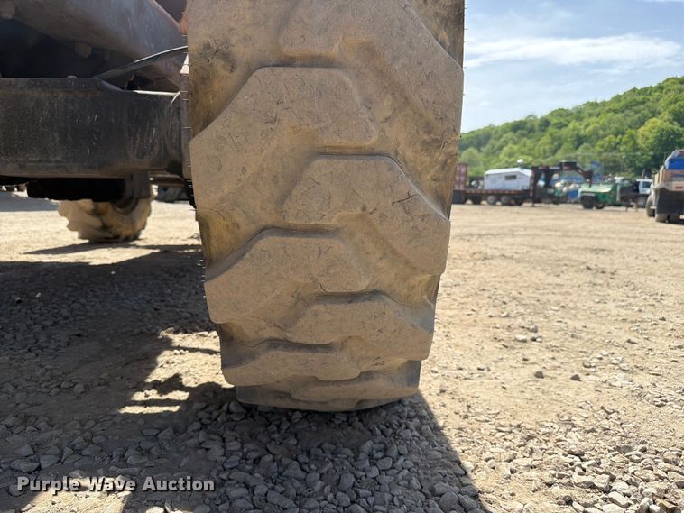 image for item FC3059 1995 Lull 844C-42 telehandler
