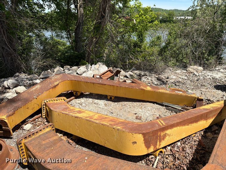 image for item FC3060 Caterpillar dozer blade