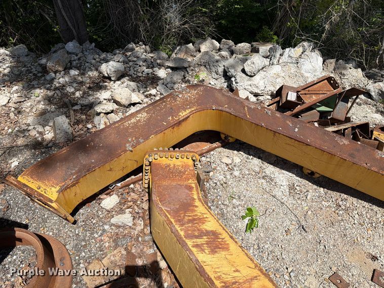 image for item FC3060 Caterpillar dozer blade