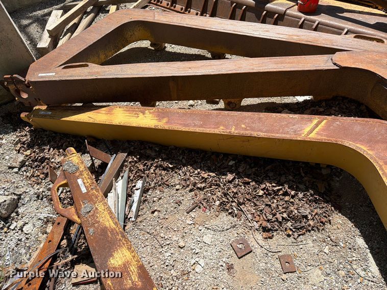 image for item FC3060 Caterpillar dozer blade
