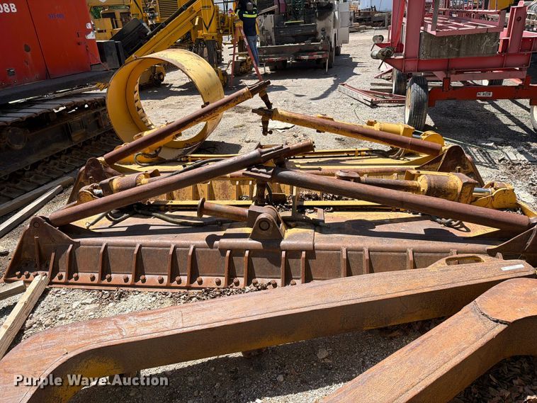 image for item FC3061 Caterpillar dozer blade