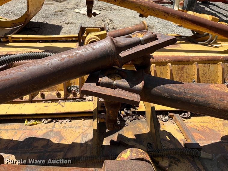 image for item FC3061 Caterpillar dozer blade