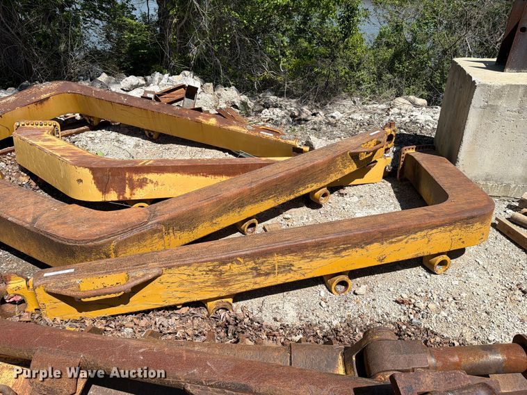 image for item FC3061 Caterpillar dozer blade