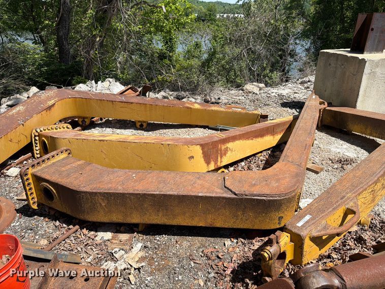 image for item FC3061 Caterpillar dozer blade