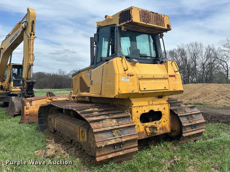 image for item FC4574 2010 John Deere 750J LGP Dozer