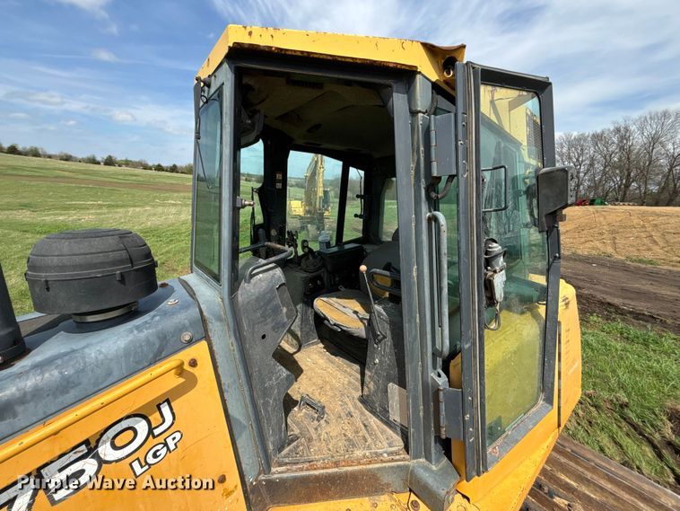 image for item FC4574 2010 John Deere 750J LGP Dozer