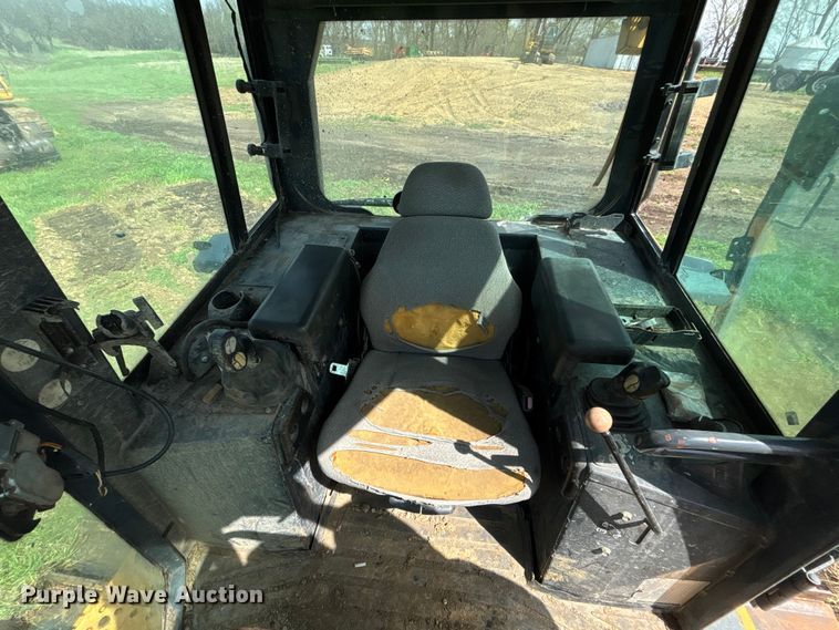 image for item FC4574 2010 John Deere 750J LGP Dozer