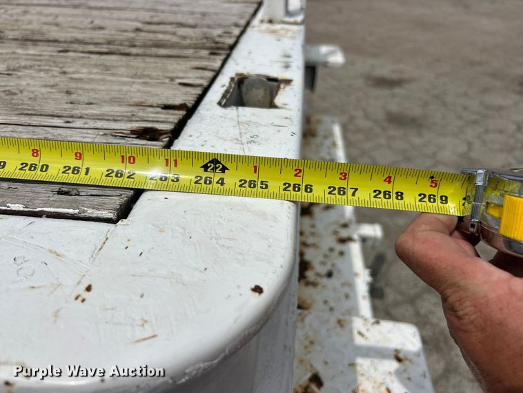 image for item FC5232 2006 International 4300 bucket truck