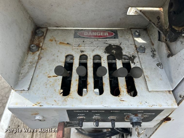 image for item FC5232 2006 International 4300 bucket truck