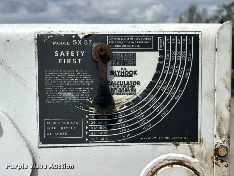 image for item FC5232 2006 International 4300 bucket truck