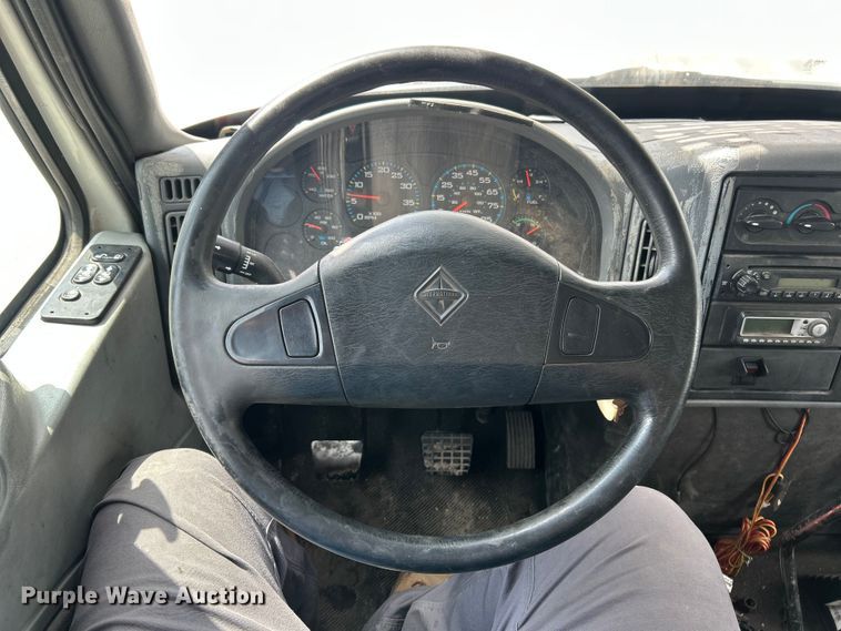 image for item FC5232 2006 International 4300 bucket truck